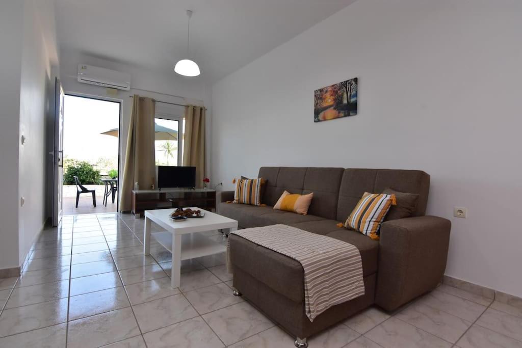 Iakovos Apartments Chorafakia Dış mekan fotoğraf